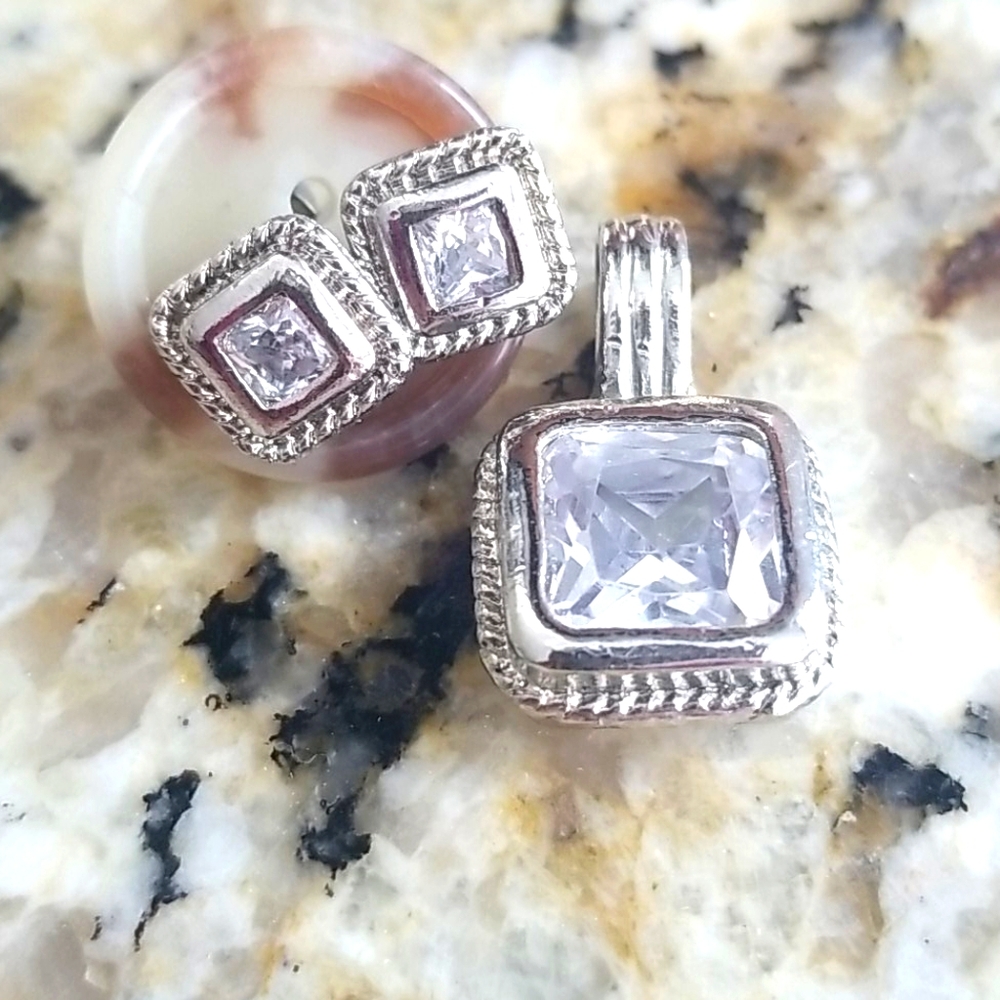 Earring and pendant set